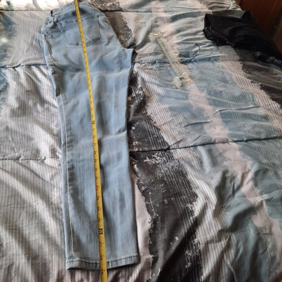 Isabel Maternity by Ingrid & Isabel™ Under Belly Skinny Maternity Jeans - Sz 12 - Picture 16 of 16